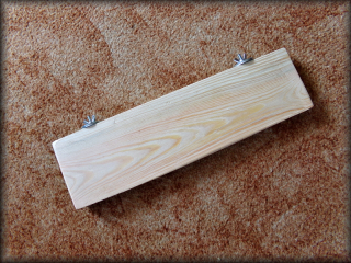 Dřevěná polička 33x9x2,3cm - matky