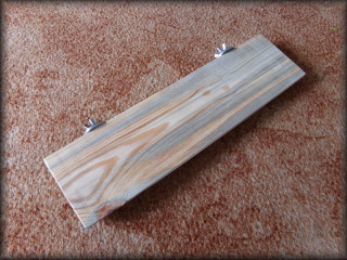 Dřevěná polička 30x8cm - matky
